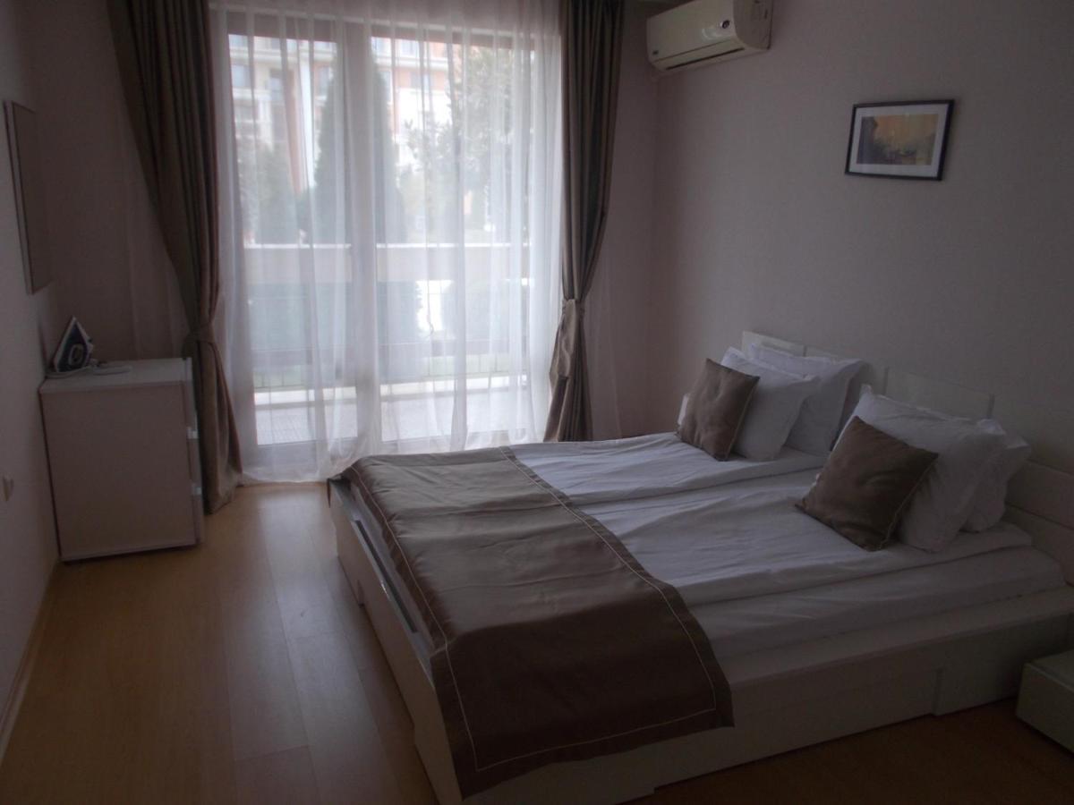Private Apartment 49 In Prestige Fort Beach Hotel Sveti Vlas Eksteriør bilde