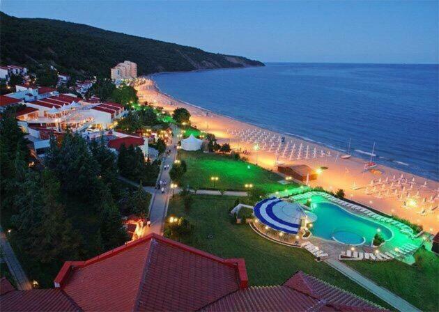 Private Apartment 49 In Prestige Fort Beach Hotel Sveti Vlas Eksteriør bilde